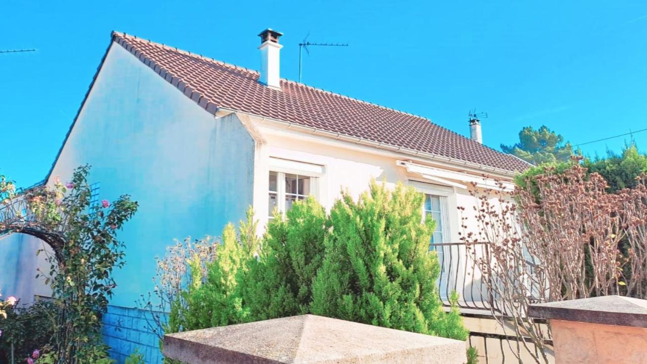 Appartement T2 Confortable - Piscine Et Jacuzzi Pierrelaye Exterior photo