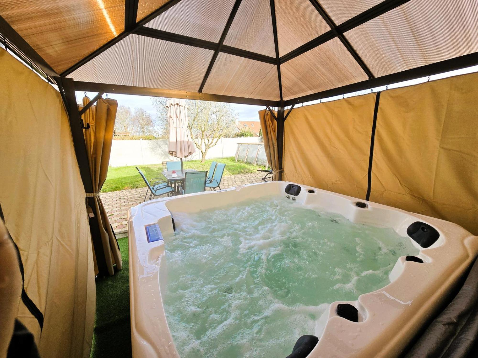 Appartement T2 Confortable - Piscine Et Jacuzzi Pierrelaye Exterior photo
